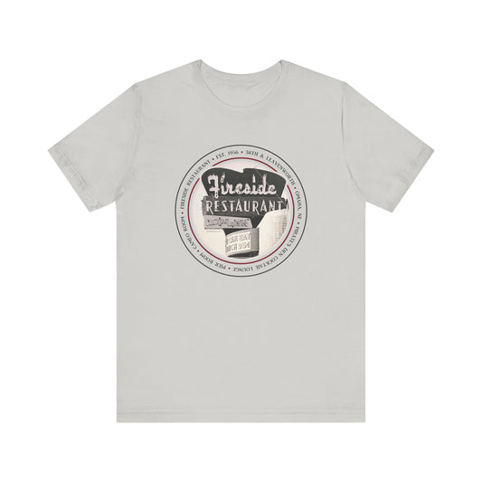 FIRESIDE RESTAURANT PHOTO CIRCLE Unisex Jersey Short Sleeve Tee